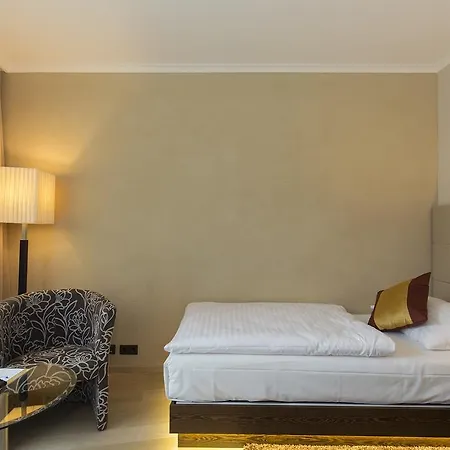 Sacher מלון באדן