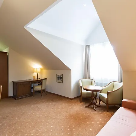 Sacher Hotel 4*