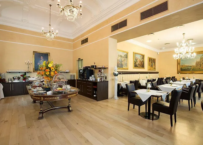 Sacher Hotel 4*